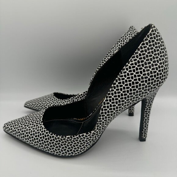 Charles By Charles David Black and White Patent Leather Pump Size 6.5 - Picture 1 of 6